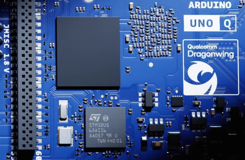 Arduino UNO Q microprocesador MPU Qualcomm y microcontrolador MCU STMicroelectronics STM32U585 arm